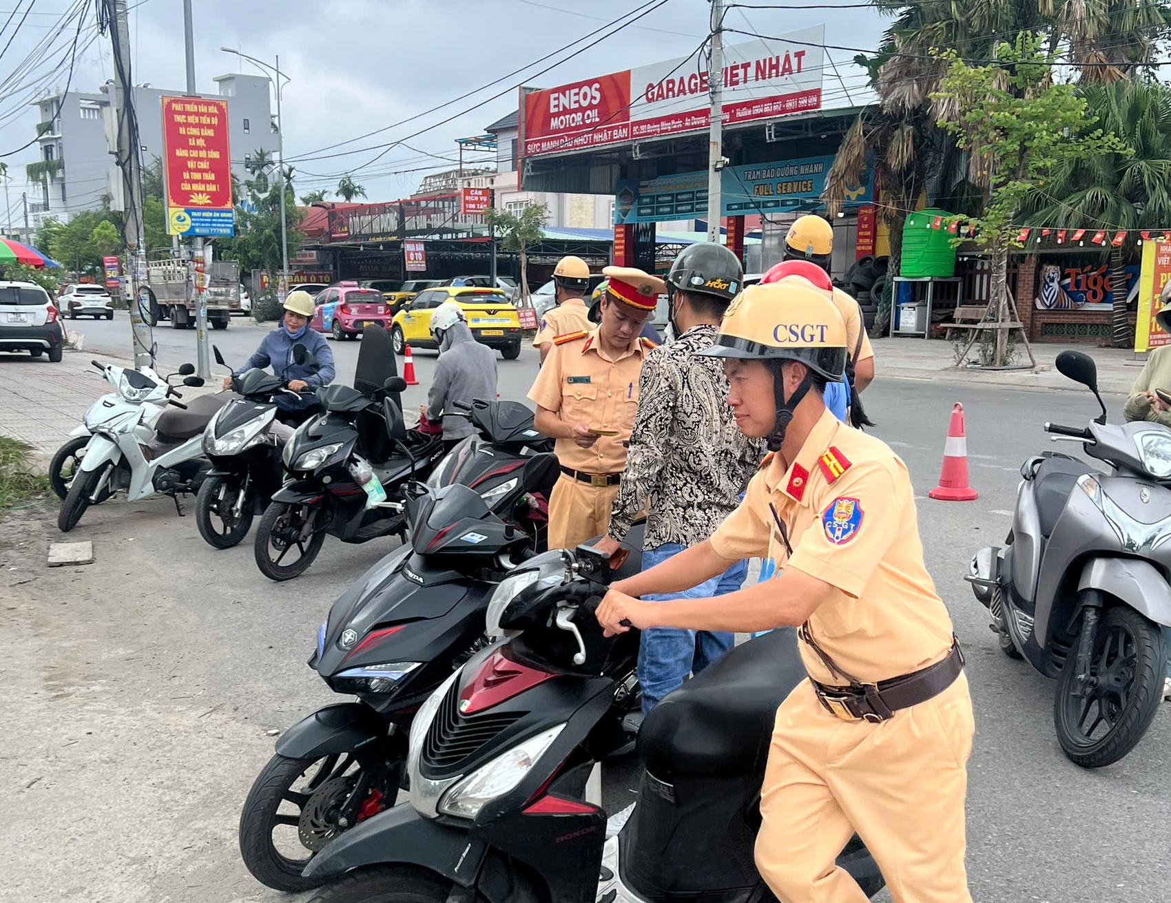 Tổ Cảnh sát giao thông An Dương: Bảo đảm trật tự an toàn giao thông gắn với đấu tranh phòng, chống tội phạm